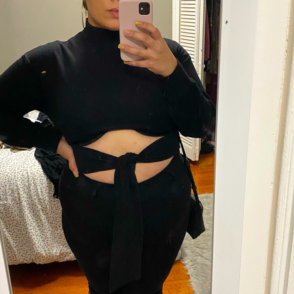 Peek a boo belly cropped turtle neck tie sweater